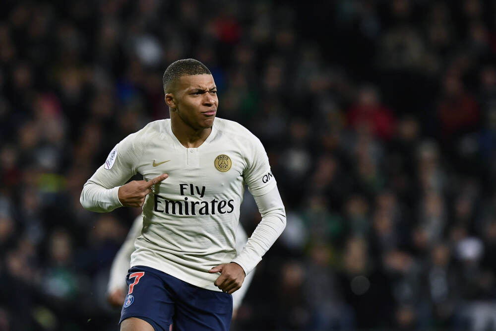 孙颖莎稳居女单世界第一，冲击200周霸榜纪录